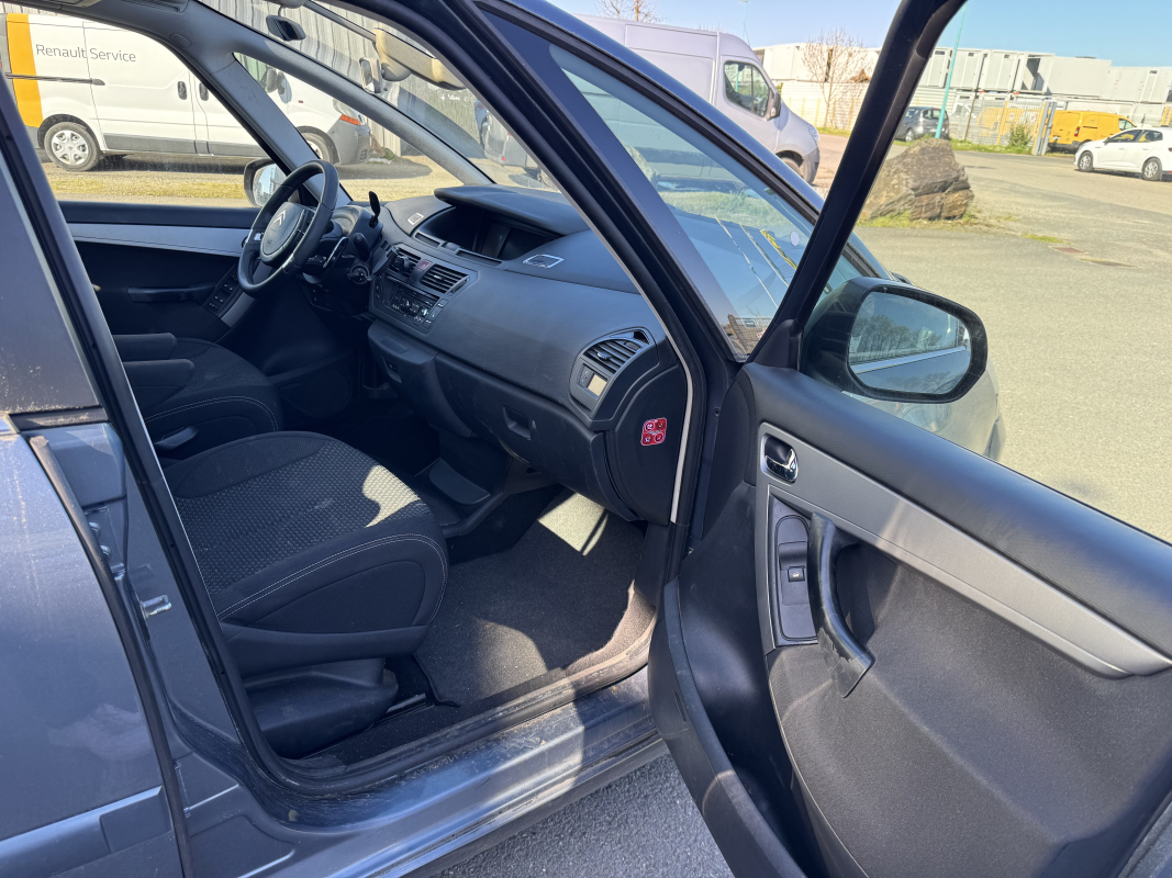 Citroen Grand C4 Picasso — 17