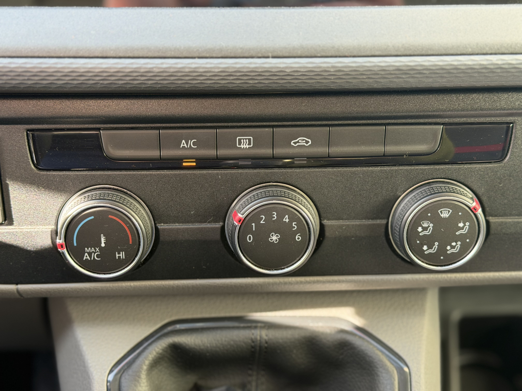 Volkswagen Transporter — 15