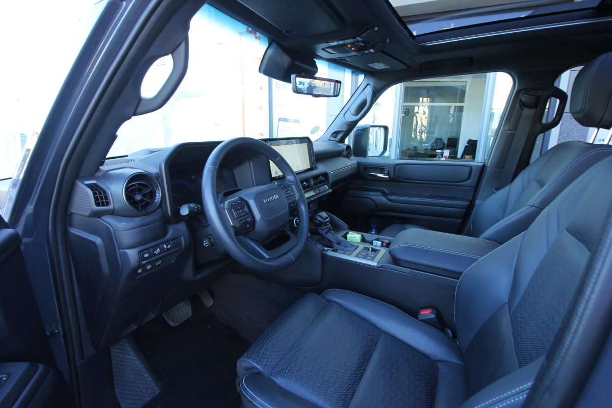 Toyota Land Cruiser — 10