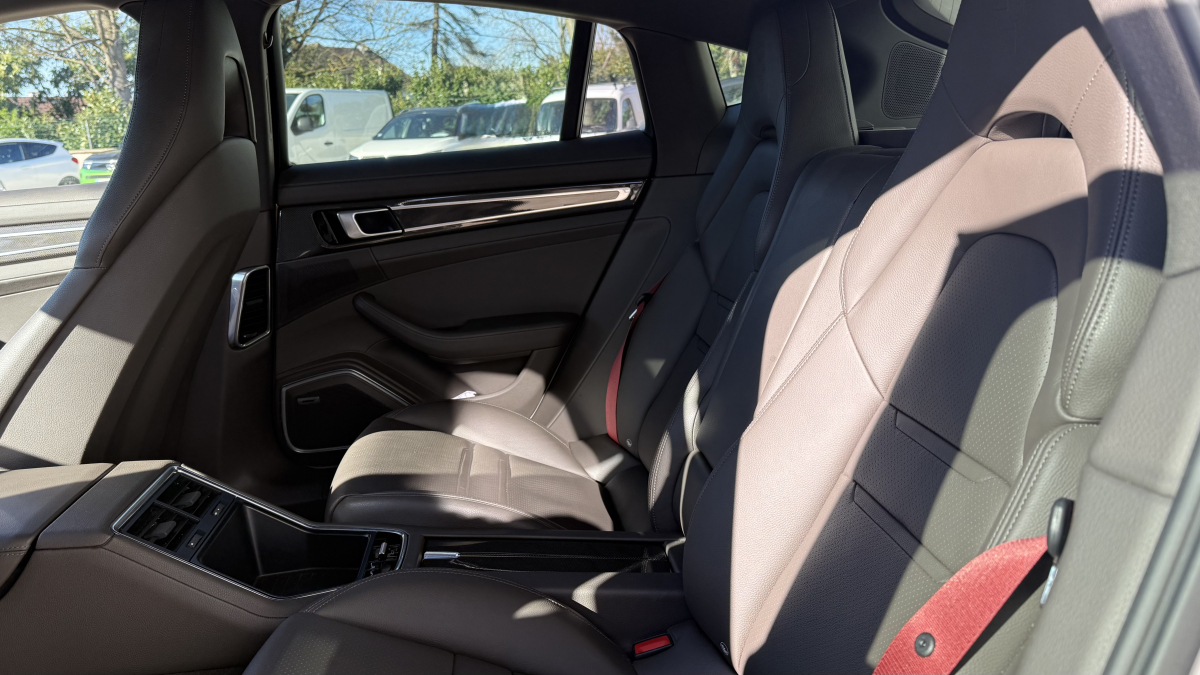 Porsche Panamera — 14