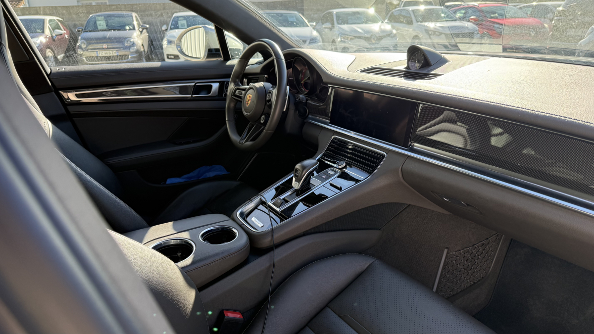 Porsche Panamera — 11