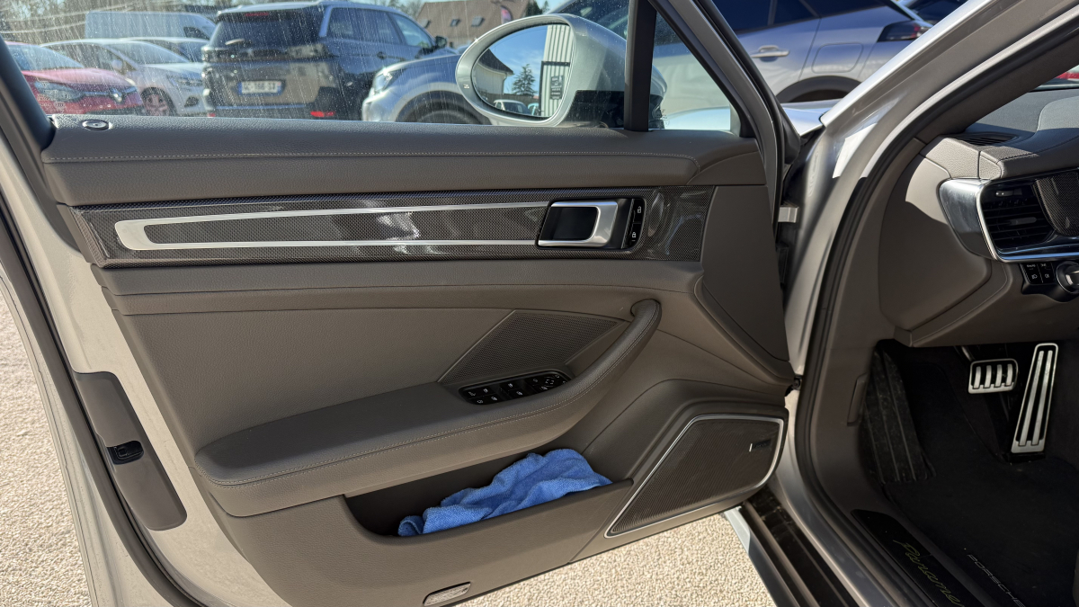 Porsche Panamera — 16