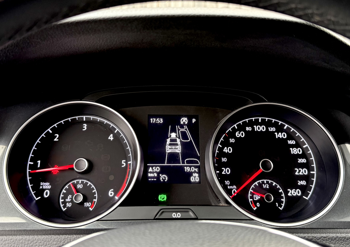 Volkswagen Golf — 14