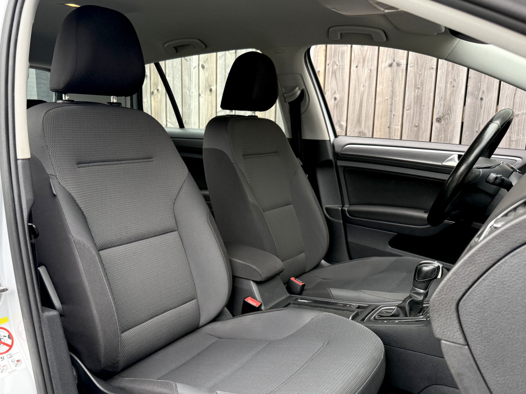 Volkswagen Golf — 7