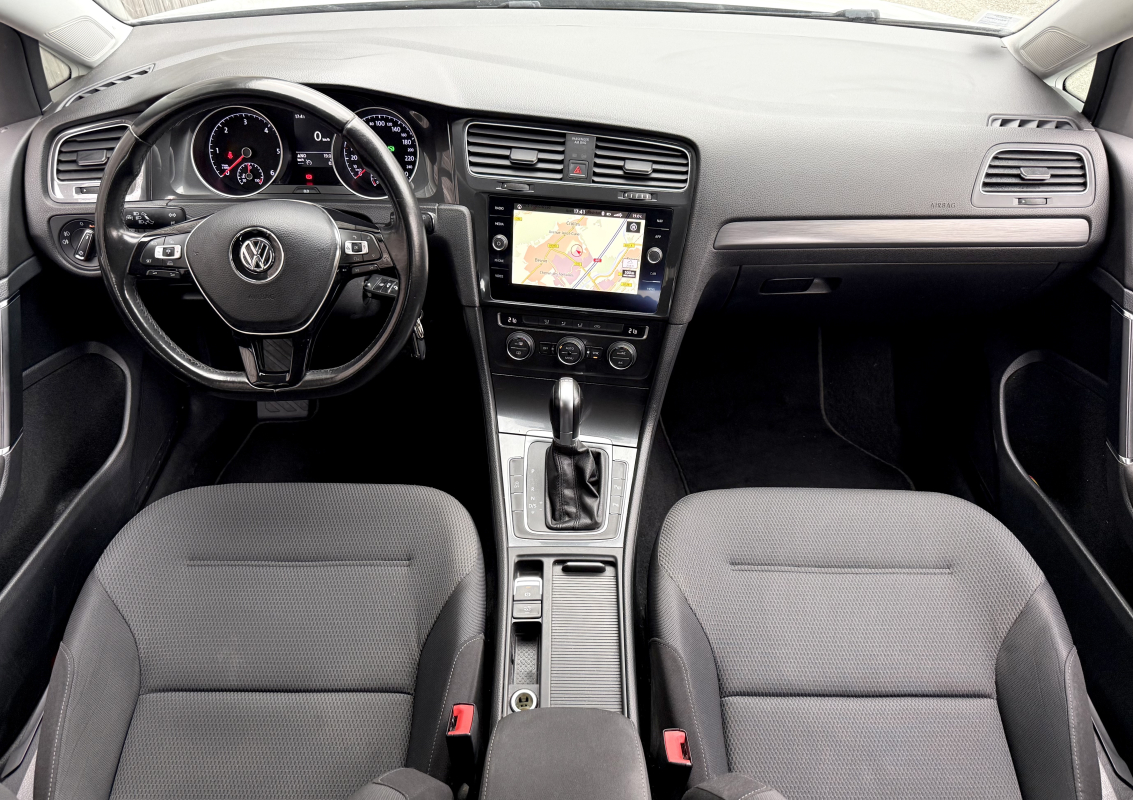 Volkswagen Golf — 5
