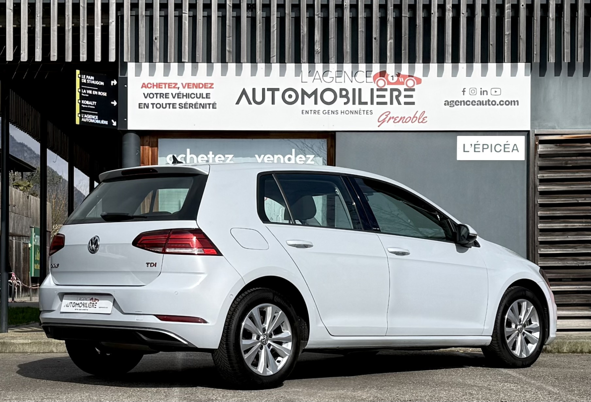 Volkswagen Golf — 3
