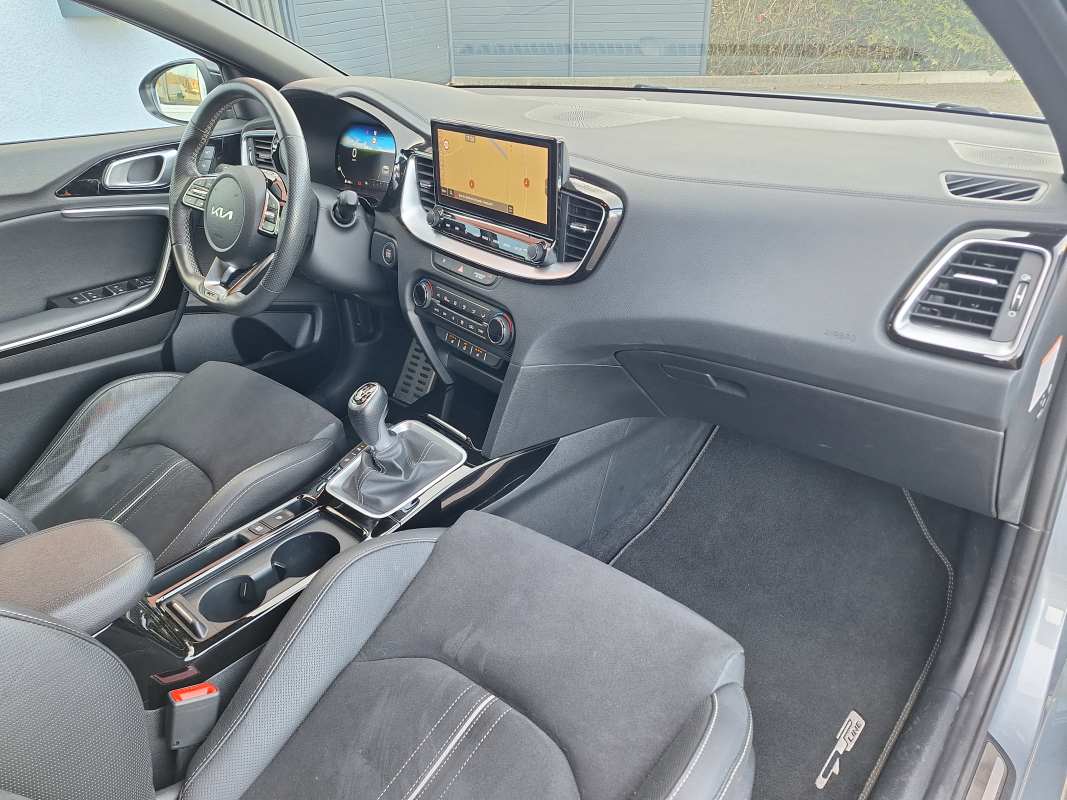 Kia Ceed — 12
