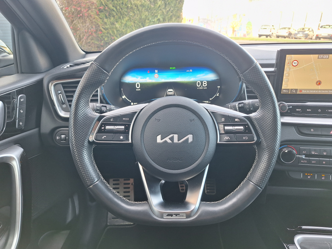 Kia Ceed — 16