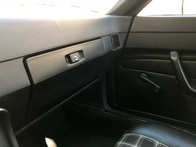 Porsche 924 — 10