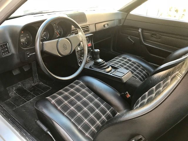 Porsche 924 — 17