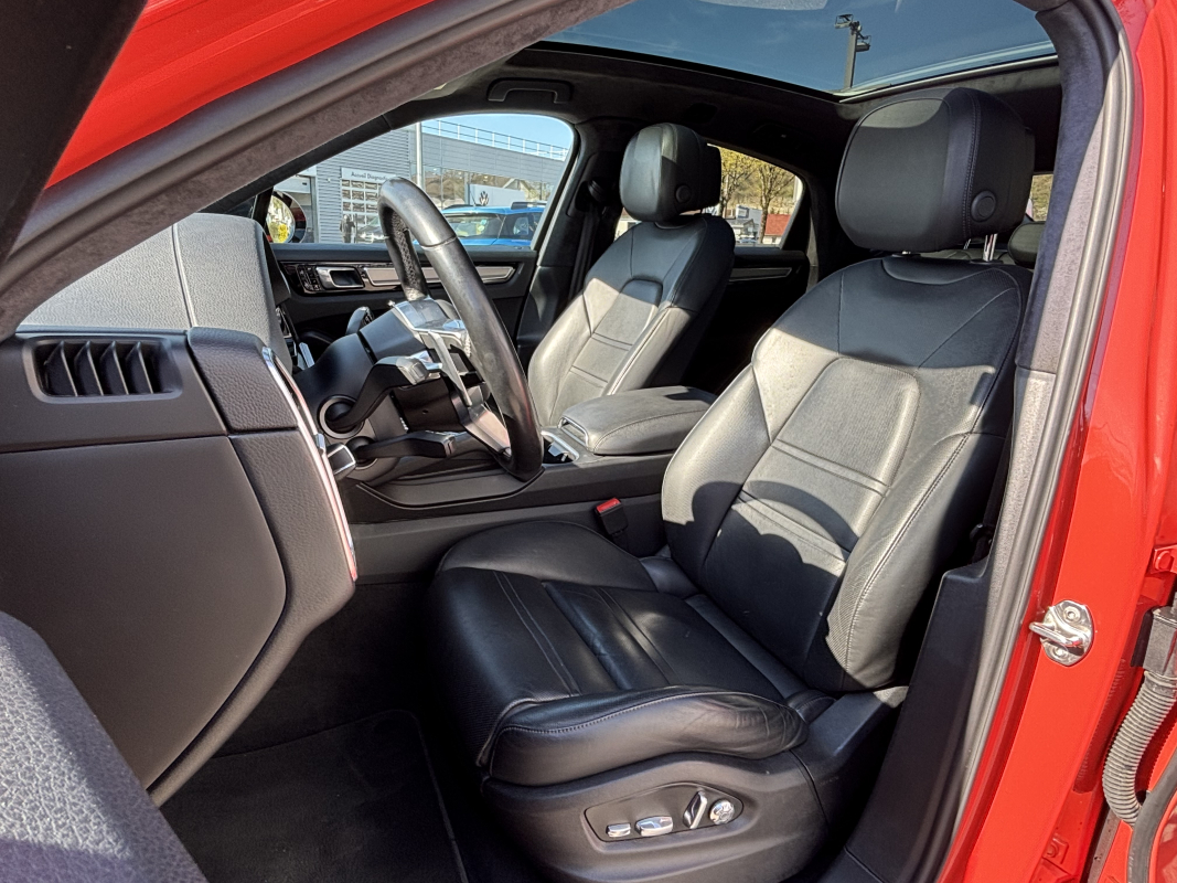 Porsche Cayenne — 12