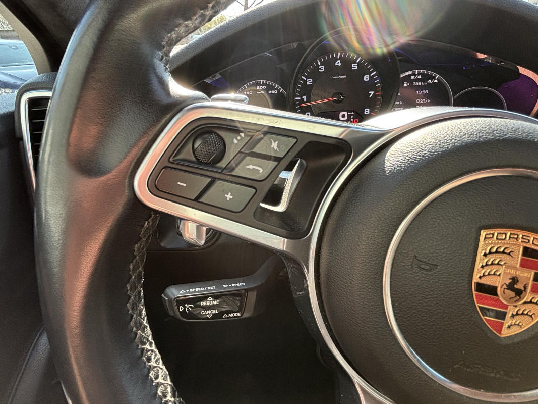 Porsche Cayenne — 18