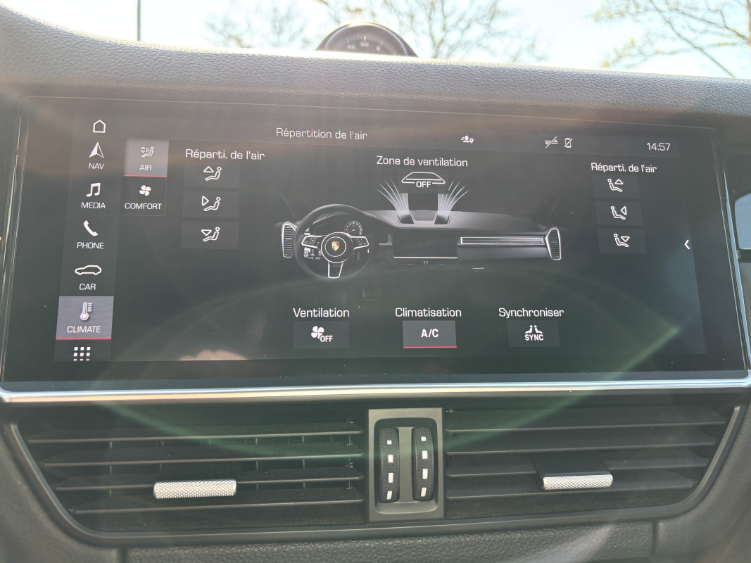 Porsche Cayenne — 23