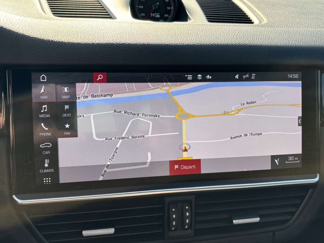 Porsche Cayenne — 25