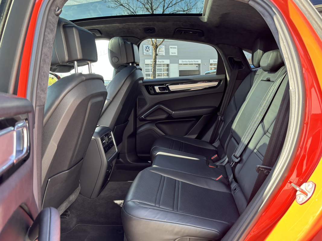 Porsche Cayenne — 13