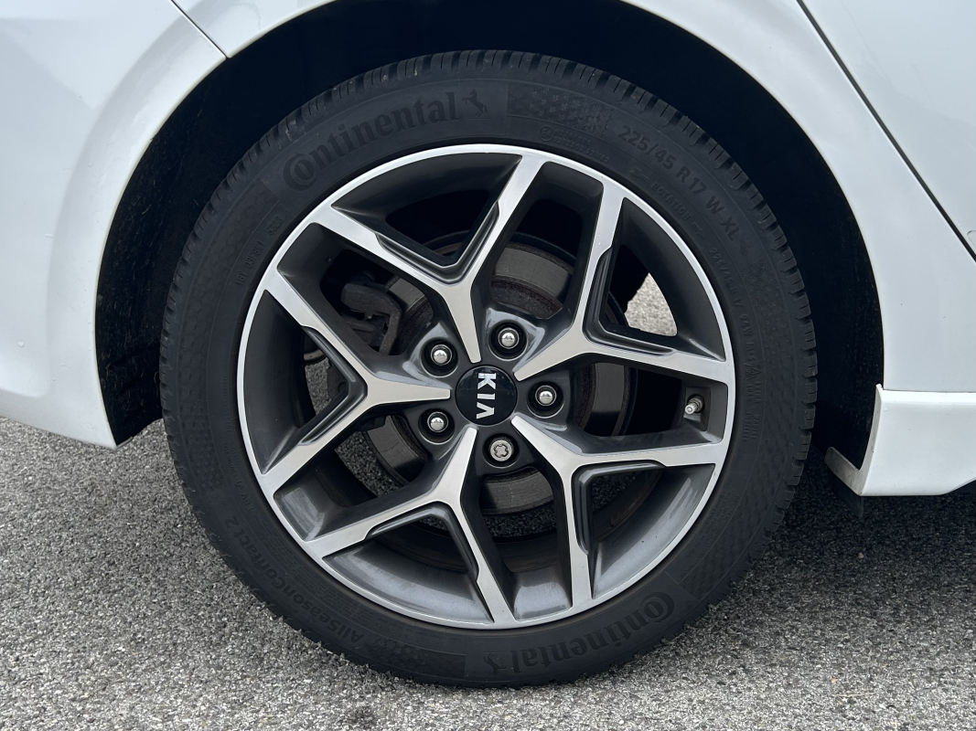 Kia Ceed — 12