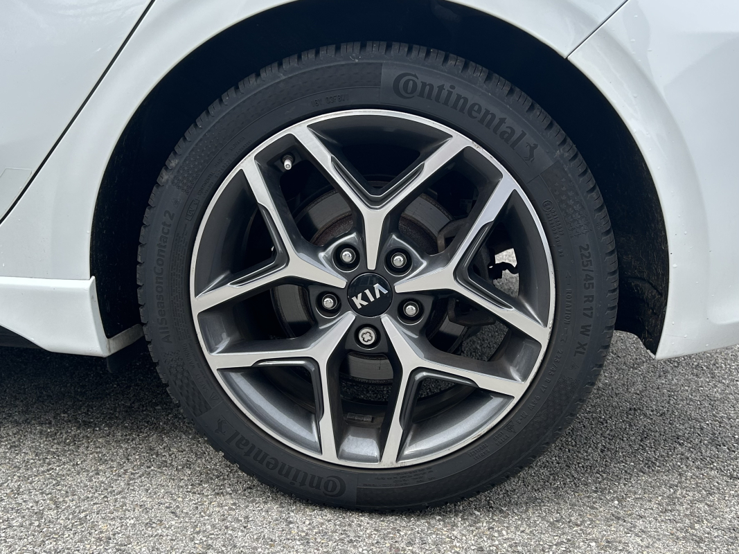 Kia Ceed — 14