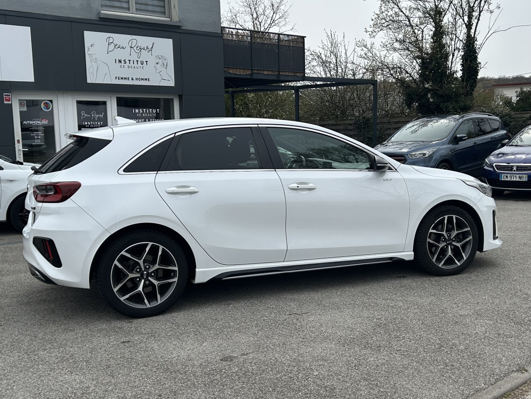 Kia Ceed — 8