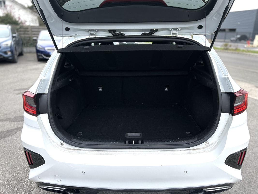 Kia Ceed — 9