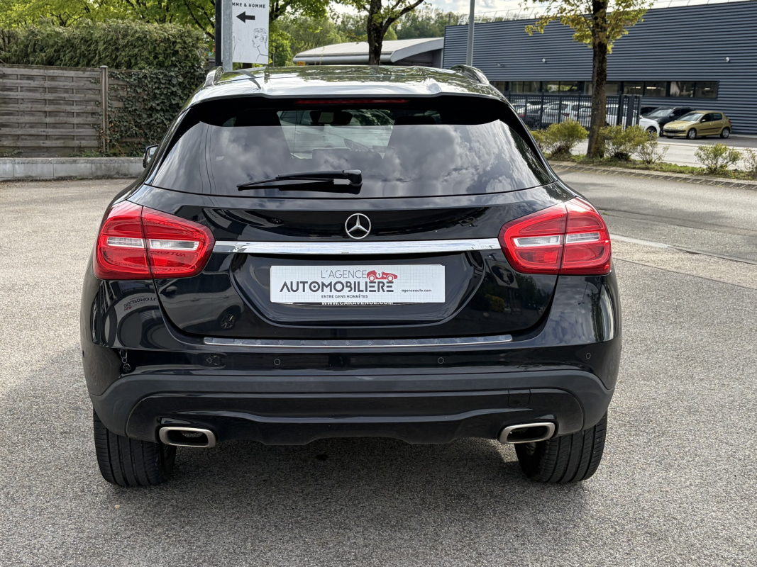 Mercedes GLA — 5