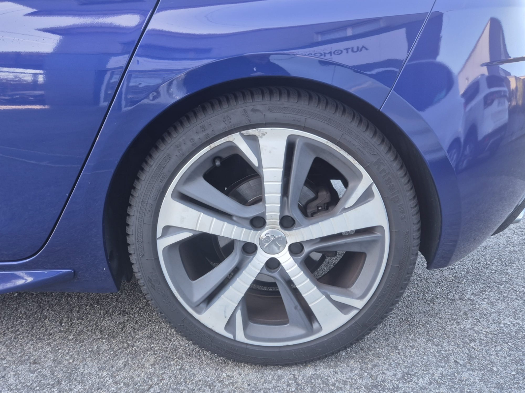 Peugeot 308 — 9
