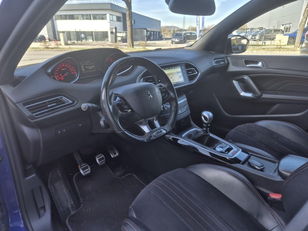 Peugeot 308 — 11