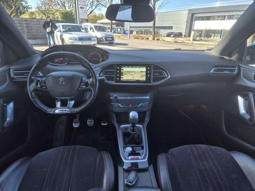 Peugeot 308 — 12