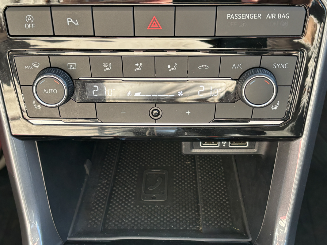 Volkswagen T-Cross — 25