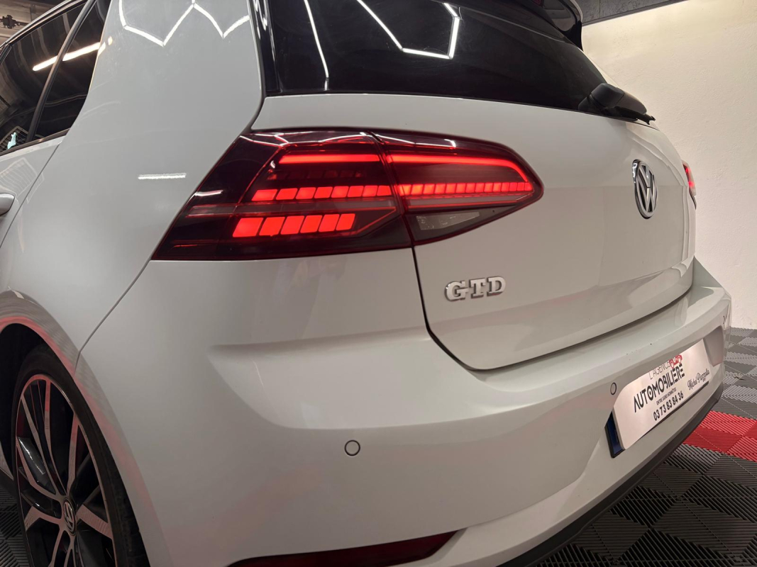 Volkswagen Golf — 9