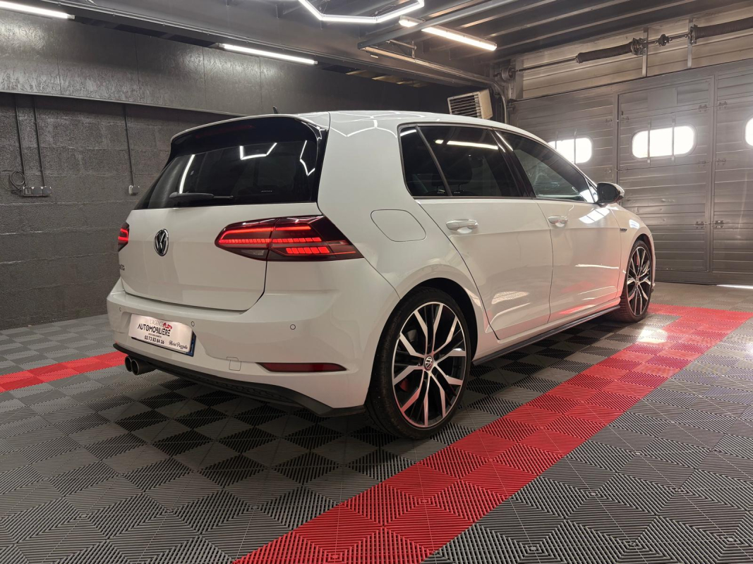 Volkswagen Golf — 6