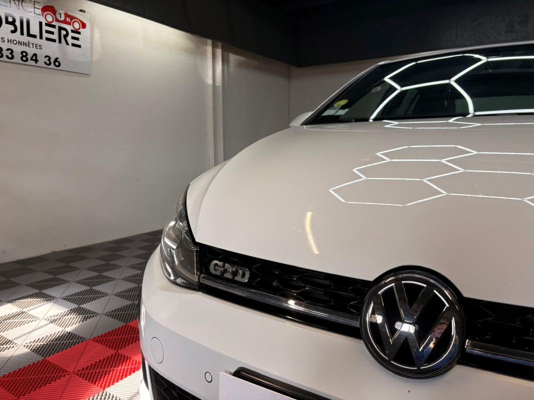 Volkswagen Golf — 2