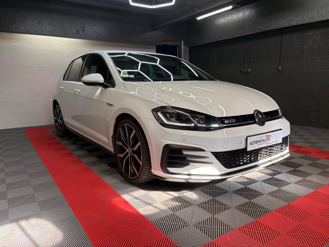Volkswagen Golf — 4