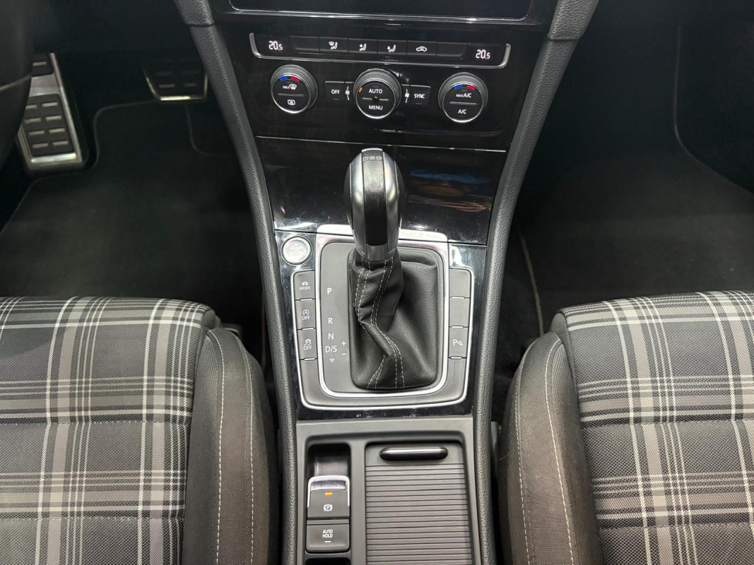 Volkswagen Golf — 15