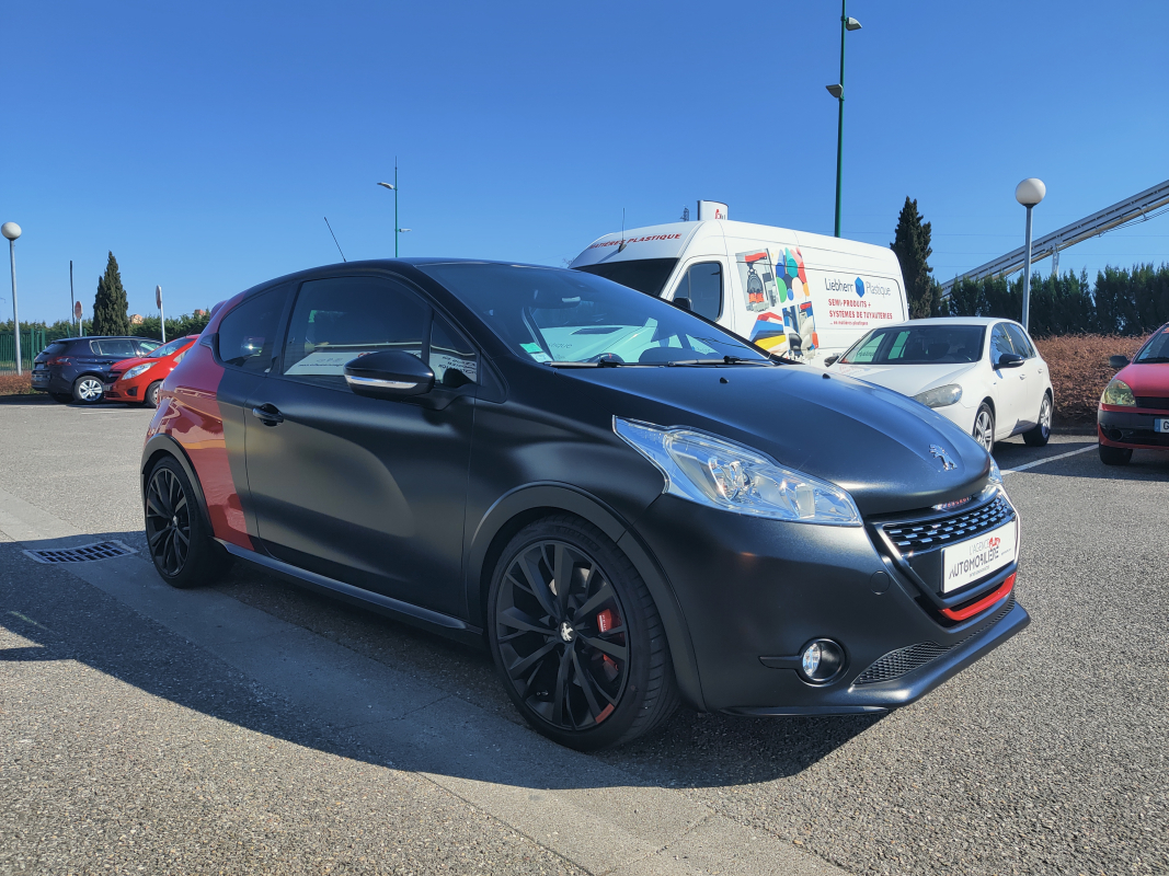 Peugeot 208 — 3