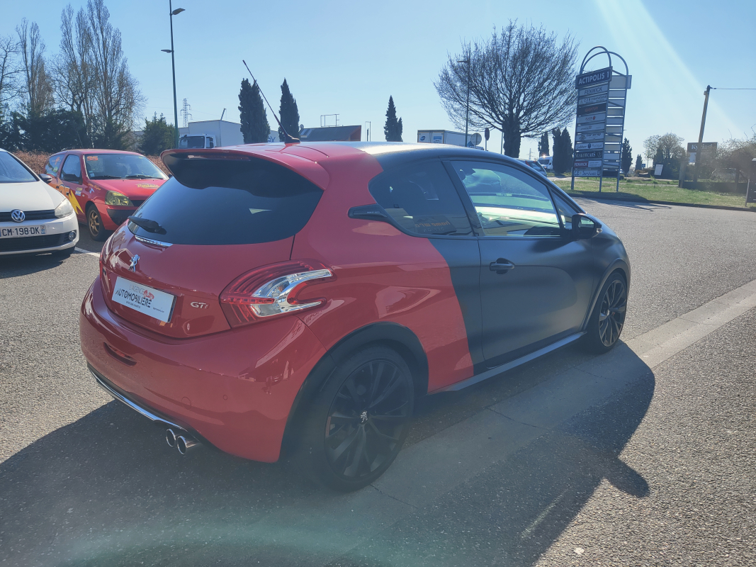 Peugeot 208 — 5