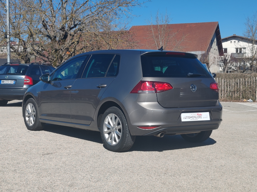 Volkswagen Golf — 3