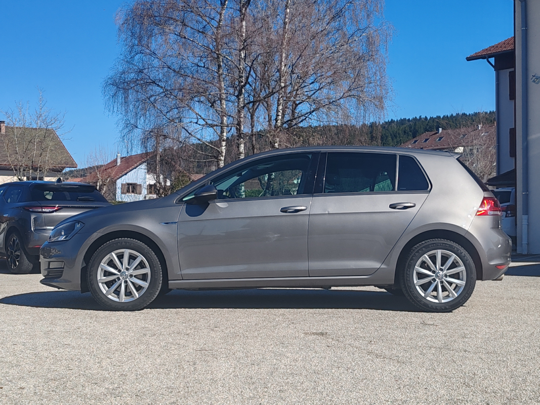 Volkswagen Golf — 2