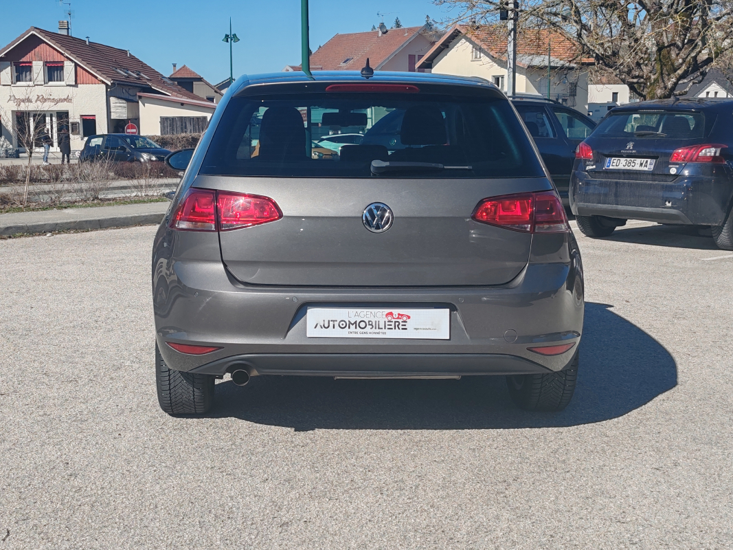 Volkswagen Golf — 4