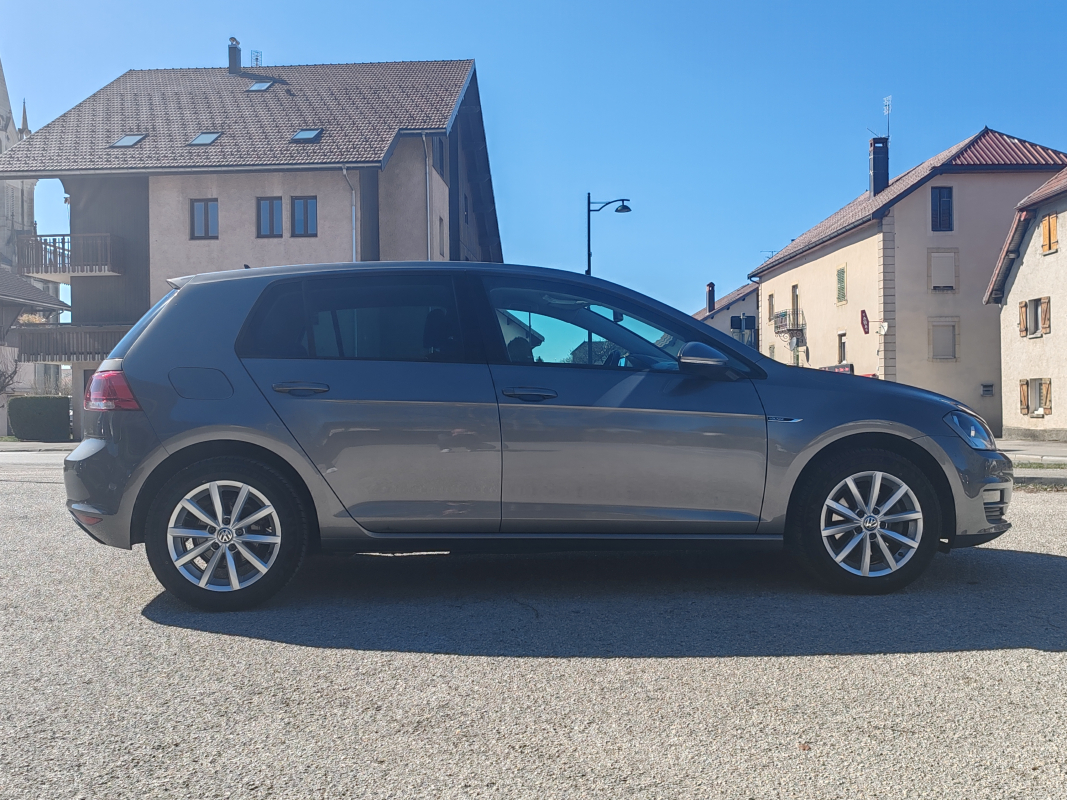Volkswagen Golf — 6