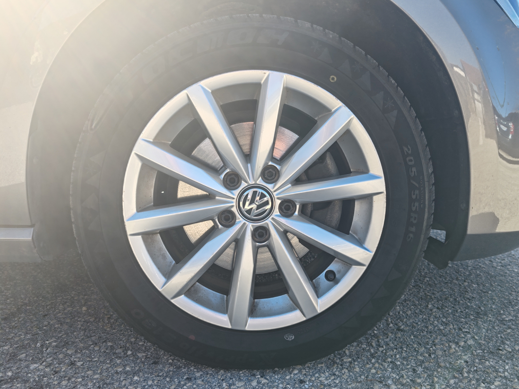Volkswagen Golf — 35