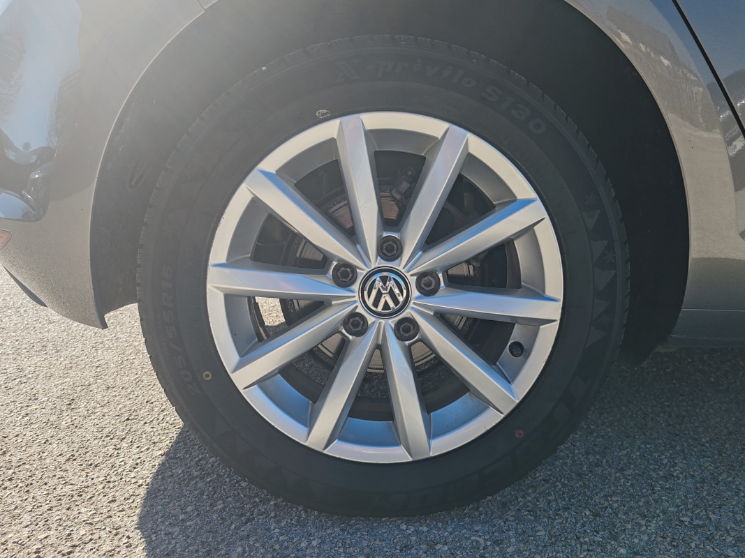 Volkswagen Golf — 36