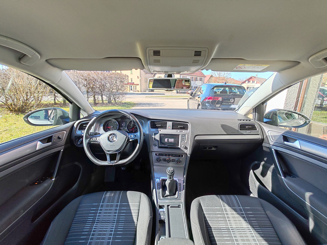 Volkswagen Golf — 9