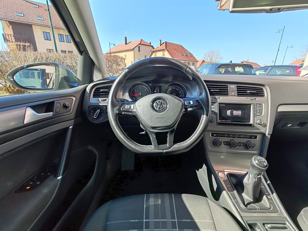 Volkswagen Golf — 10