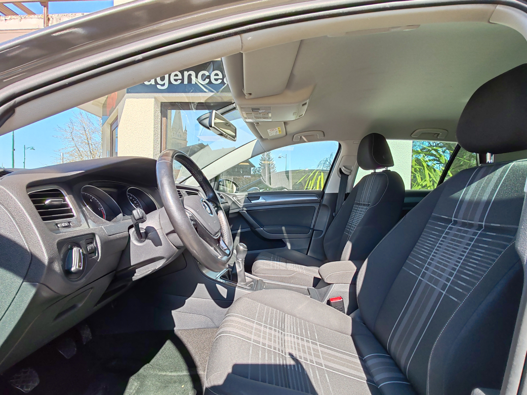 Volkswagen Golf — 12