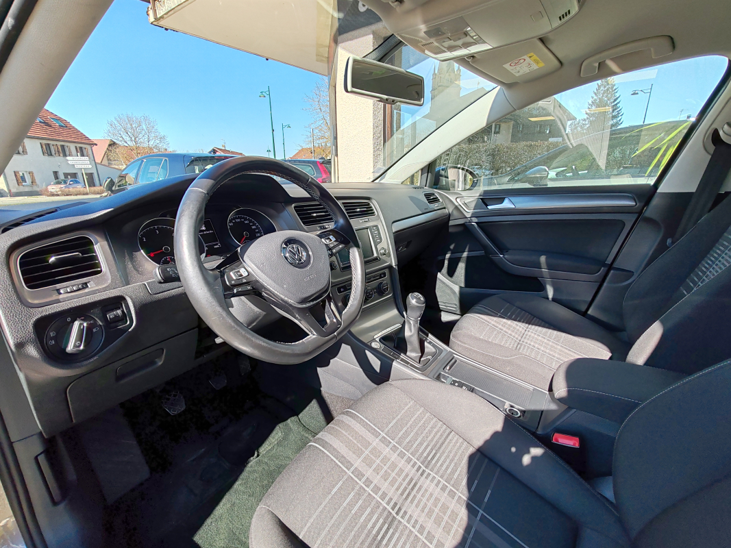 Volkswagen Golf — 11