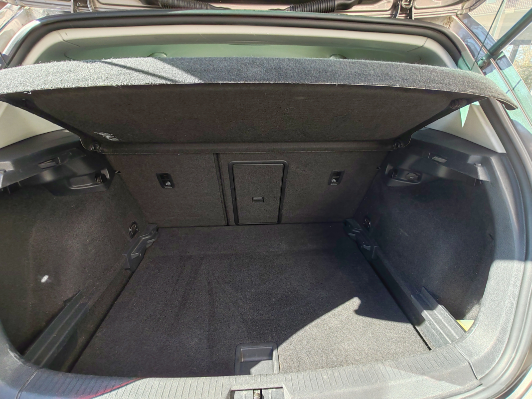 Volkswagen Golf — 17