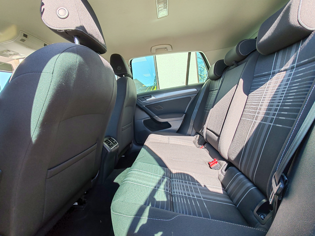 Volkswagen Golf — 15