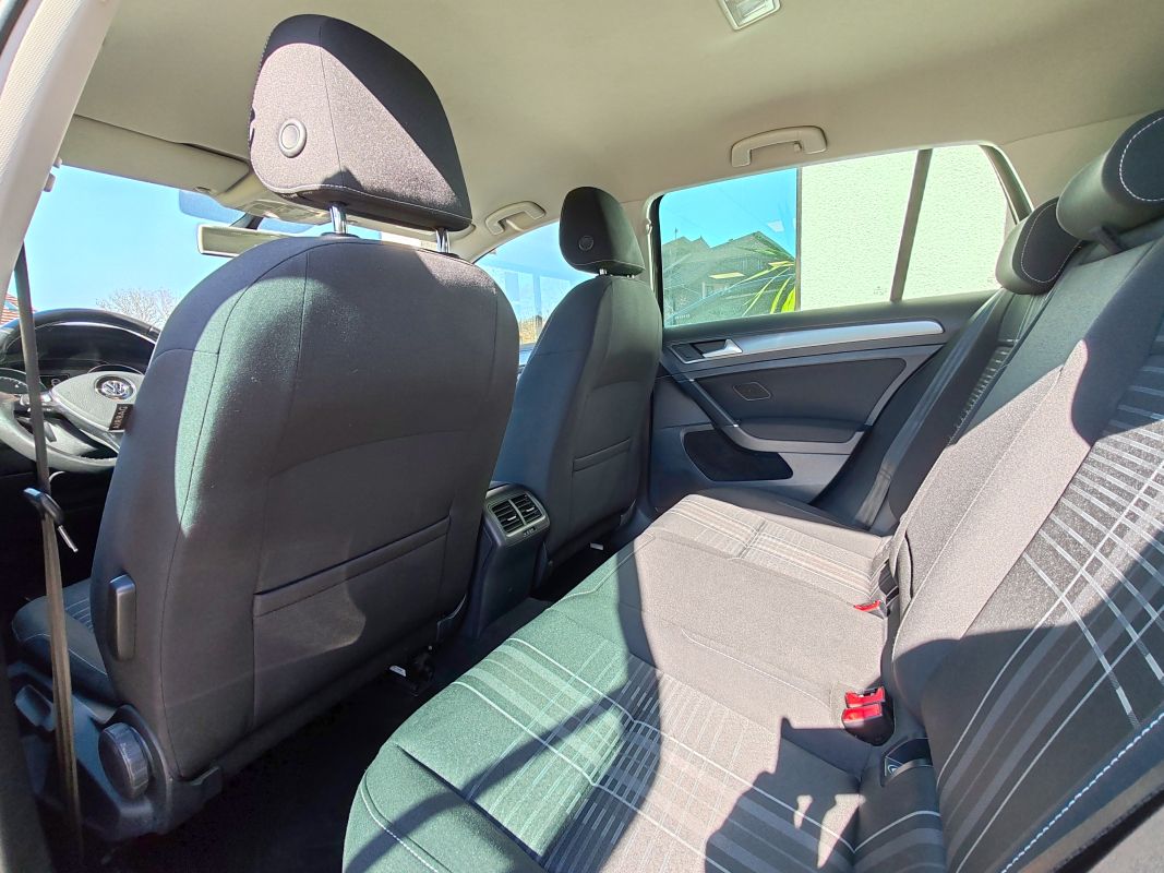 Volkswagen Golf — 16