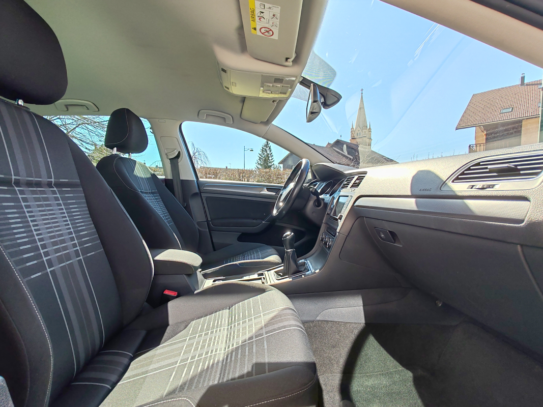 Volkswagen Golf — 22