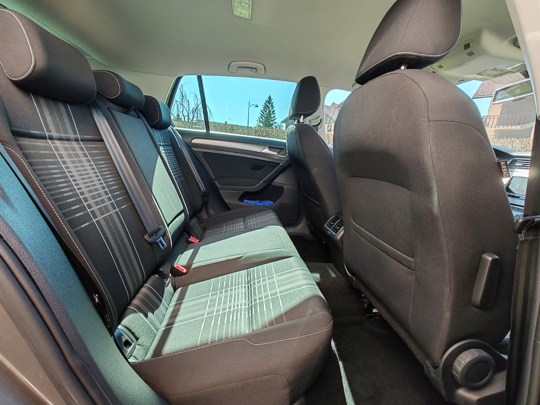 Volkswagen Golf — 19